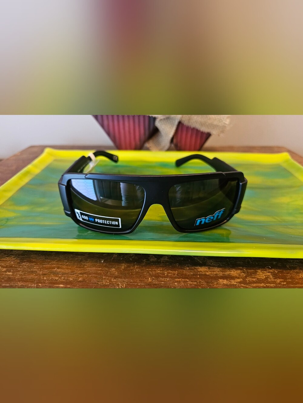 Neff Banks Sunglasses w/ Microfiber Carrying Case - NWT